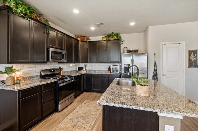 Building Photo - 11947 Sunshine Park Dr N