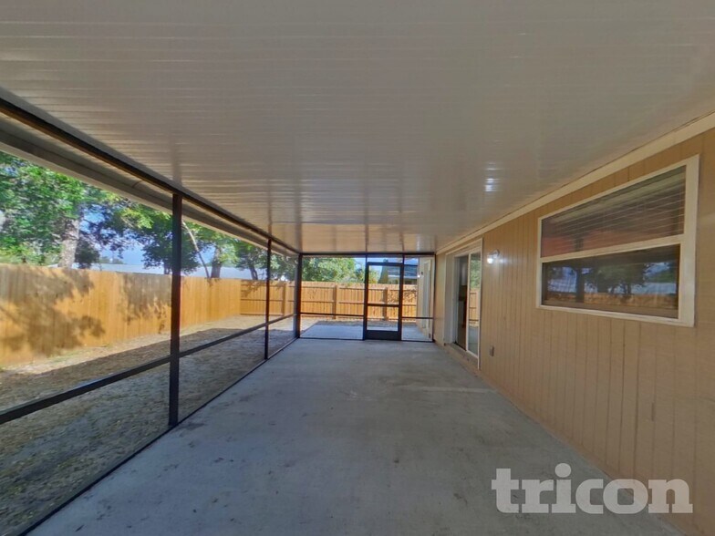 Building Photo - 2280 Winchester Dr