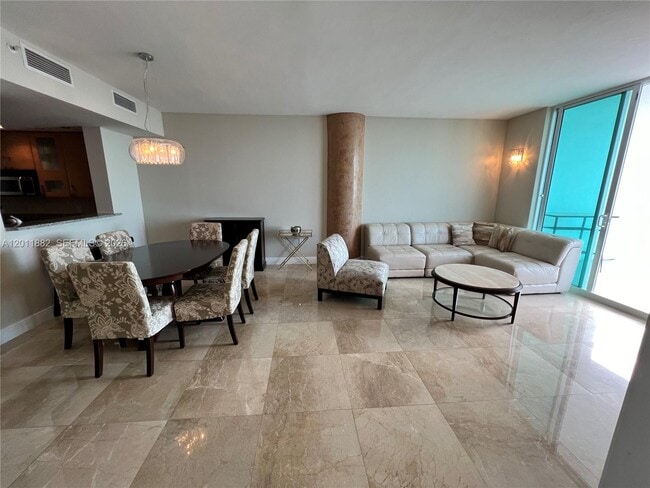 Building Photo - 2101 Brickell Ave
