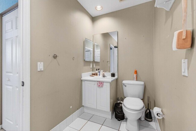 Building Photo - 5057 Sancerre Cir