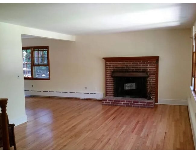 Building Photo - 9 Ridgeland Rd