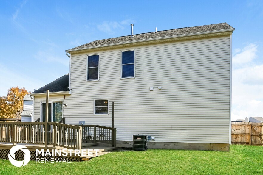 Building Photo - 2025 Santuomo Ave