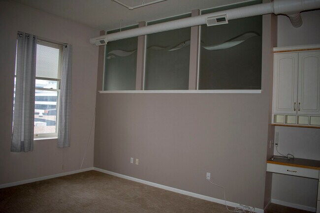 Living room - 122 N 11th St