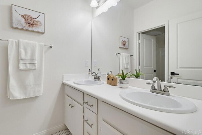 Building Photo - 1720 Santa Ivy Ave