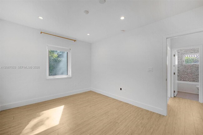 Building Photo - 6476 SW 10th Terrace