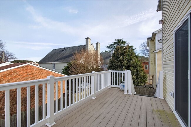 Building Photo - Chesapeake Beach