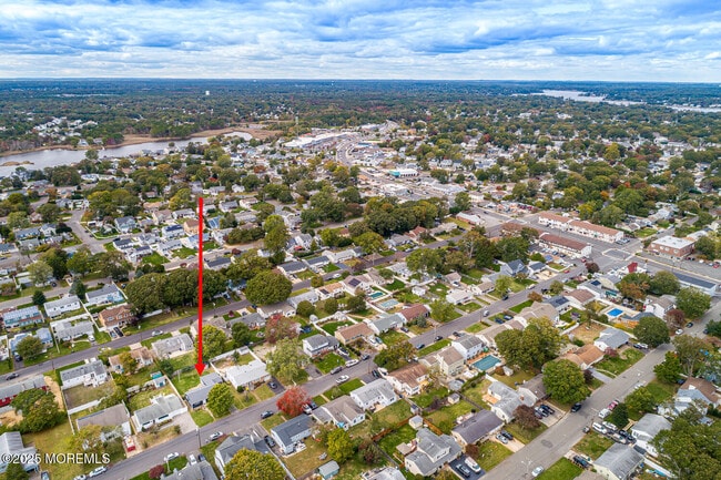 Building Photo - 1331 Sunset Ave