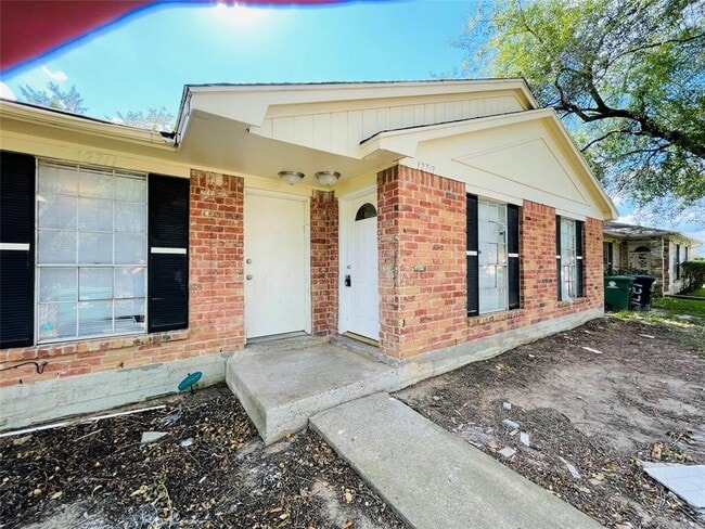 Building Photo - 12713 Lima Dr