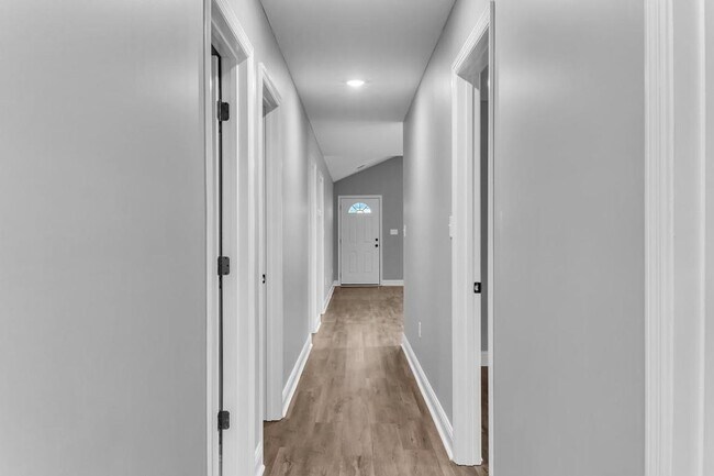 Building Photo - 303 Wright St