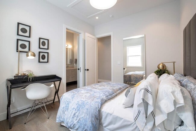 Building Photo - 903 Minnesota St