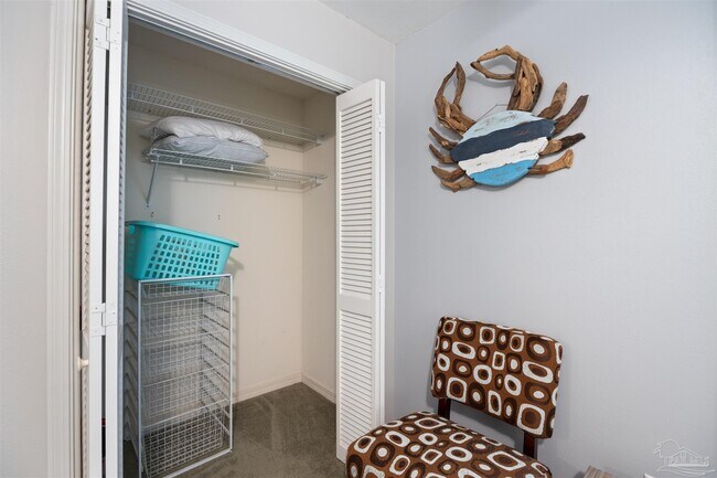 Building Photo - 14180 River Rd