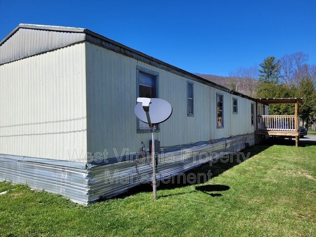 Building Photo - 432 Pocahontas St W