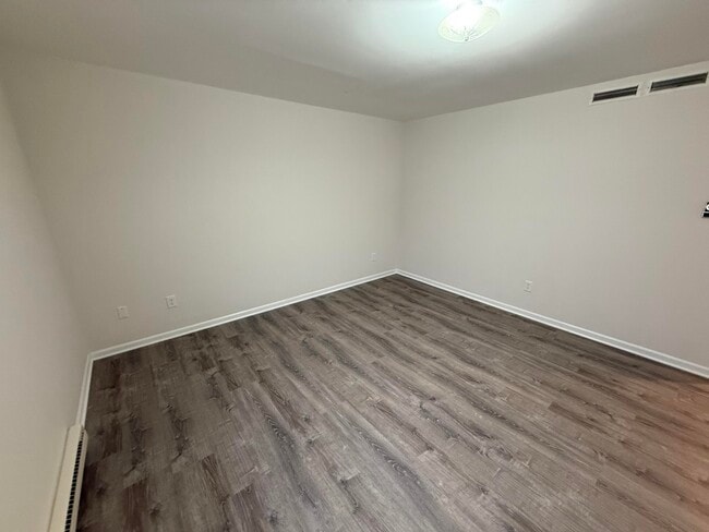 Building Photo - 3306 Belle Meade Dr