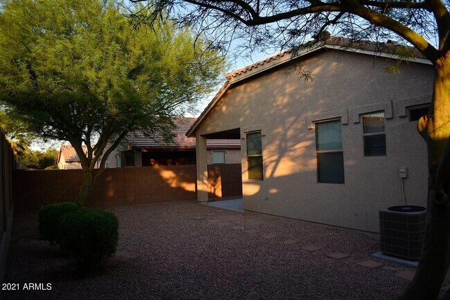 Building Photo - 16950 W Nottingham Way