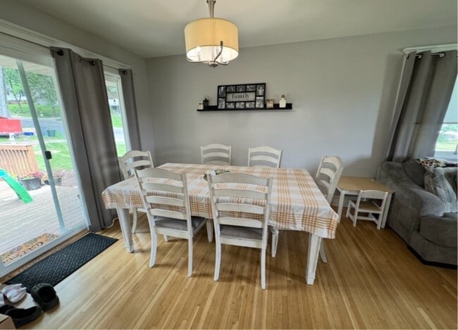 Building Photo - 8370 Hillside Trail S