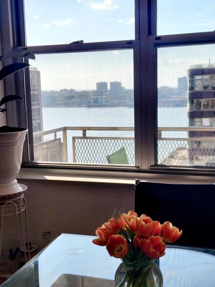 Building Photo - 303 W 66th St