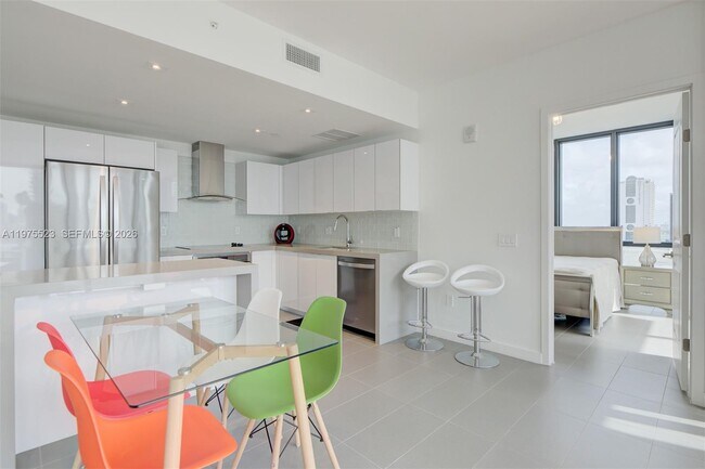 Building Photo - 1600 NE 1st Ave