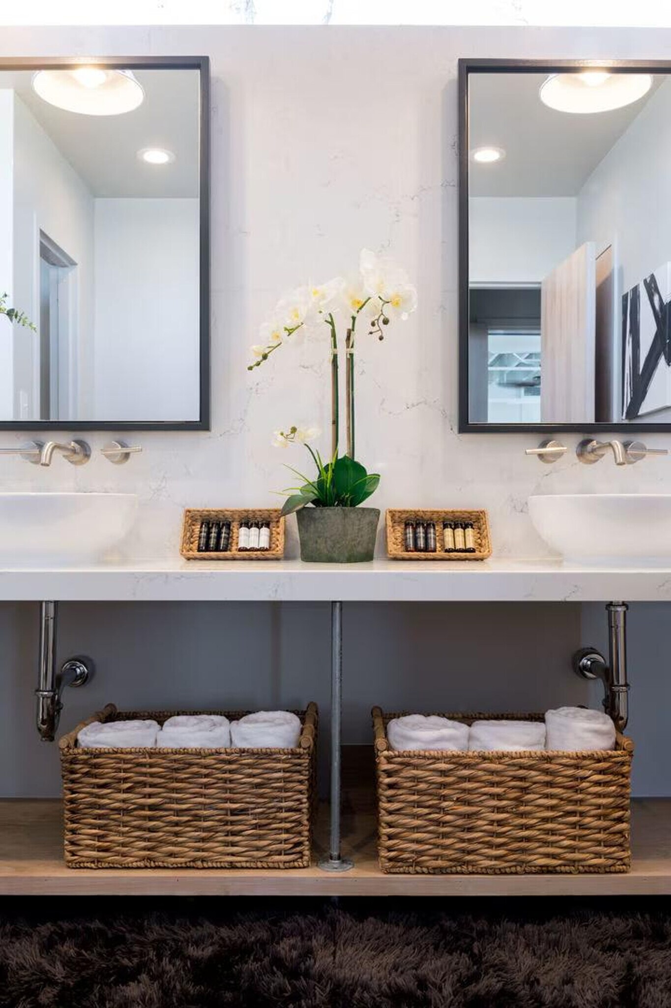 Building Photo - 527 St Joseph St