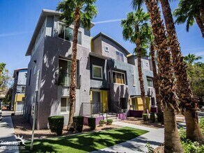 Building Photo - Beautiful Tri-level 3Bdm 3.5Ba Townhome ne...