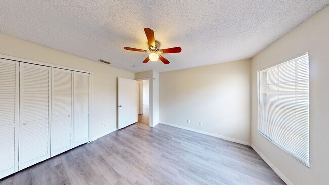 Building Photo - Beautiful 3 Bed/2 Bath Single Family Home ...