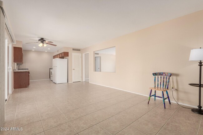 Building Photo - 10214 W Burns Dr