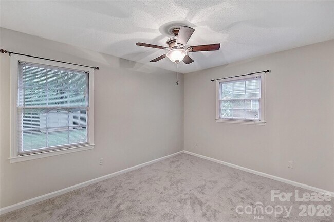 Building Photo - 218 Clearbrook Rd