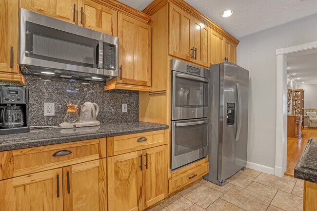 Building Photo - 10780 Anderson Ln