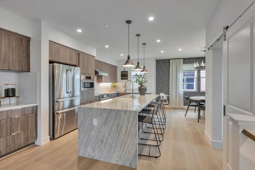 Building Photo - 3001 Ivory Ter