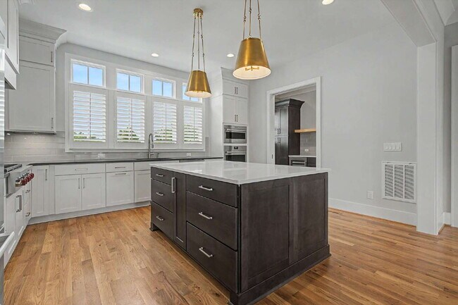 Building Photo - Townhome with Elevator at Park Station in Cary