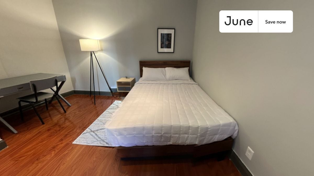 Building Photo - 23 E 109th St