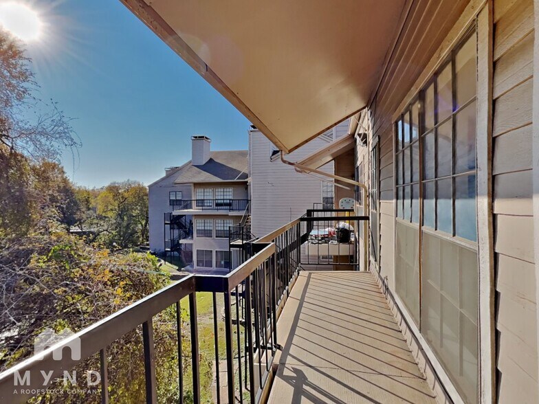 Building Photo - 9747 Whitehurst Dr