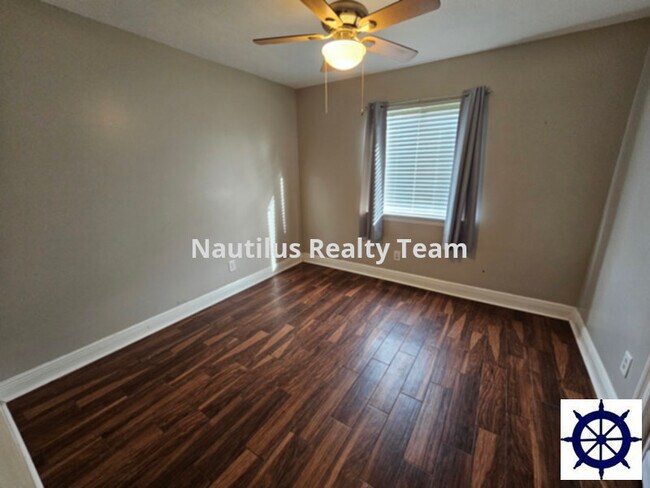 Building Photo - 116 Christie Ln