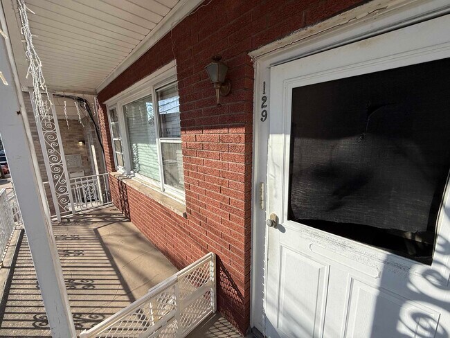 Building Photo - 129 W 20th St