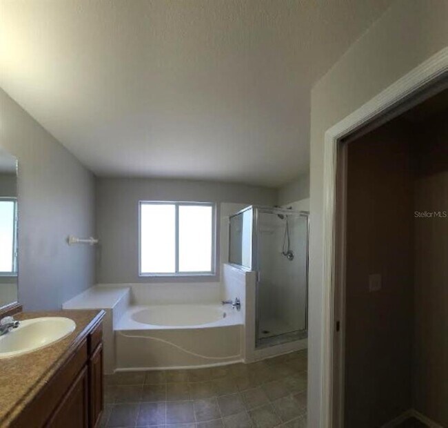 Building Photo - 1501 Rincon Dr