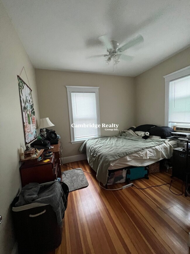 Building Photo - 204 Fellsway W