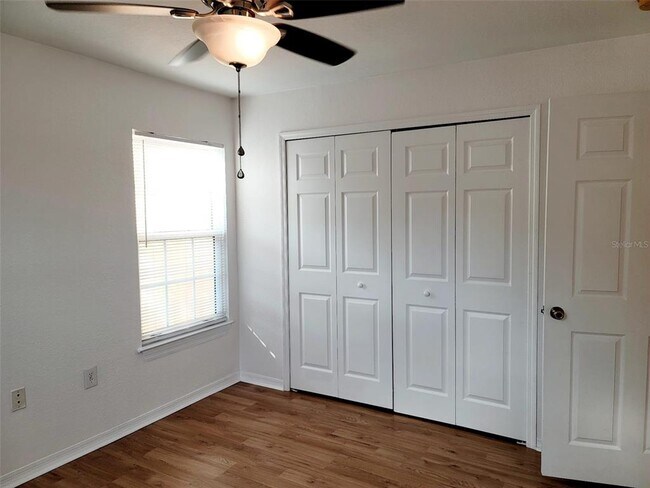 Building Photo - 5475 Vineland Rd