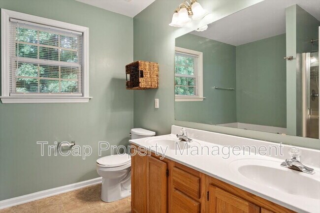 Building Photo - 120 Arbor Glen Ct
