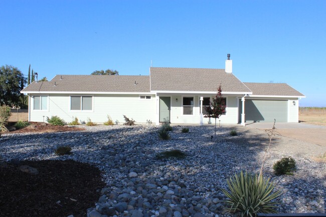 Primary Photo - Available Soon! Must See 2 Bedroom Home Lo...