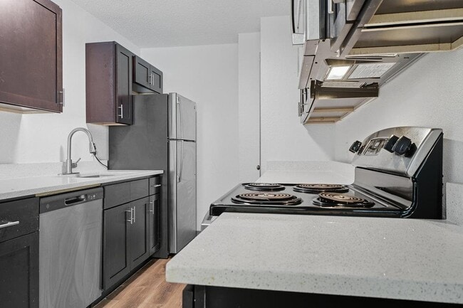 Building Photo - 6619 S Zunis Ave