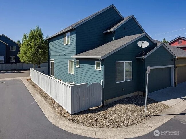 Building Photo - 3505 SE 198th Ave