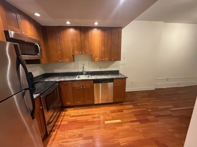 Building Photo - 1324 Locust St