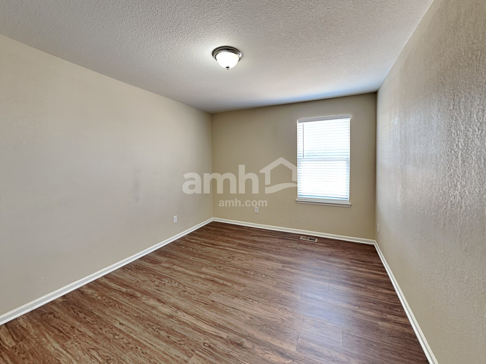 Building Photo - 6213 Westview Cir