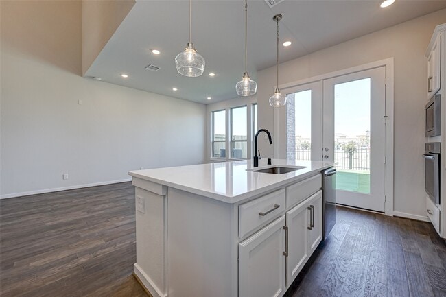 Building Photo - 6570 Scarlet Pond Ln