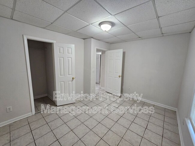 Building Photo - 10996 Knotty Pine Pl