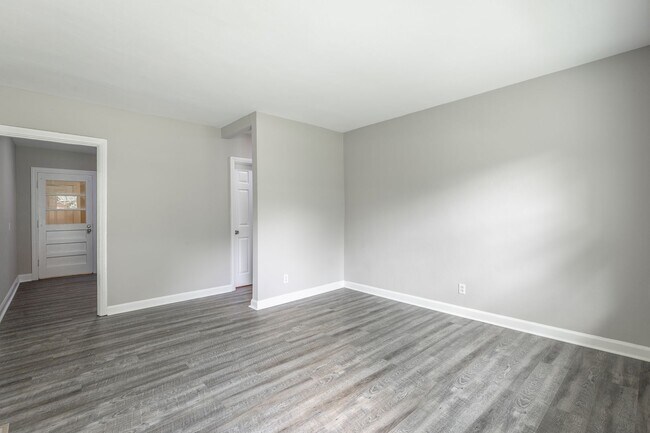 Building Photo - 5107 Sunbeam Ave