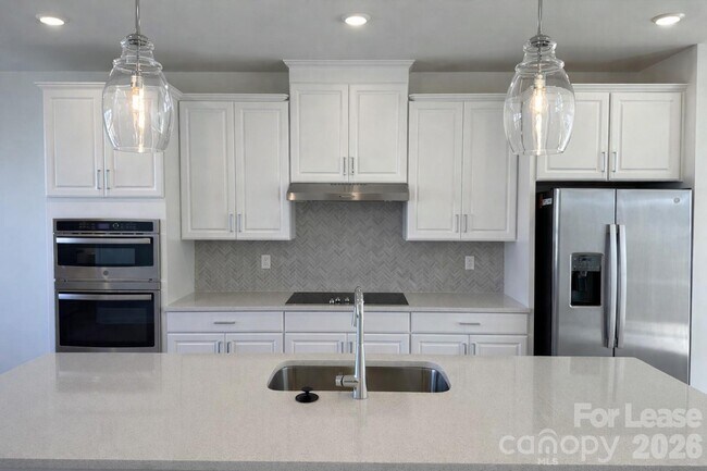 Building Photo - 9458 Senator Royall Dr