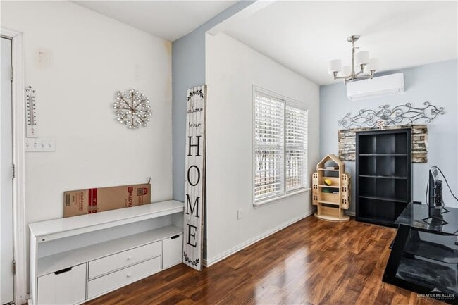 Building Photo - 13 N 21st St