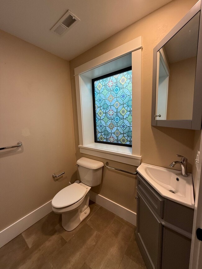 Building Photo - 425 S Yellowstone St