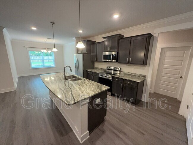 Building Photo - 5963 Cherry Hill Cir