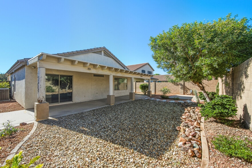 Building Photo - 6978 W Kings Ave